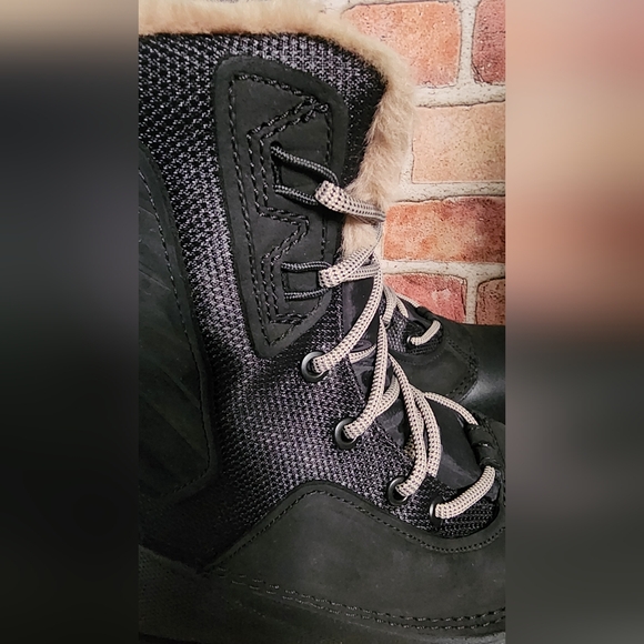 The North Face Women's Shellista IV Mid Lace Waterproof Insulated Winter Boots - Picture 10 of 13